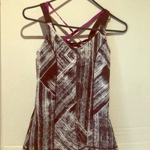 Lululemon size 4 top